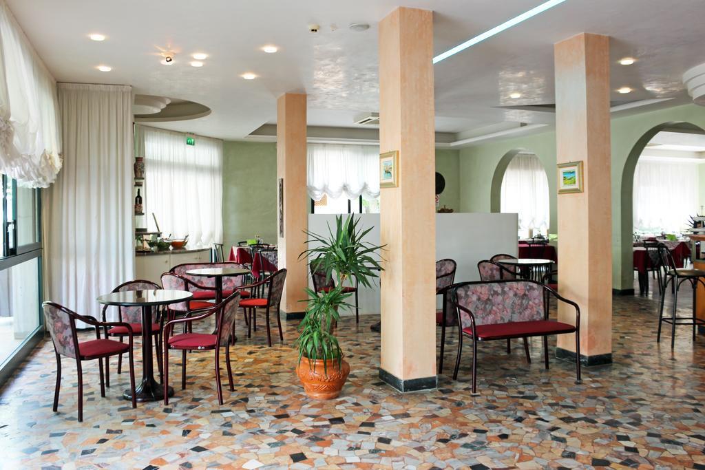 Hotel Buda Μπελάρια-Ιτζέα Μαρίνα Εξωτερικό φωτογραφία